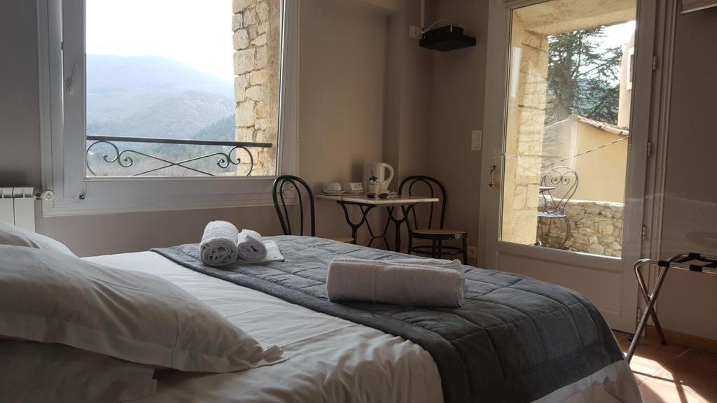 Hotel L'Oustau De La Font Reilhanette Zimmer foto